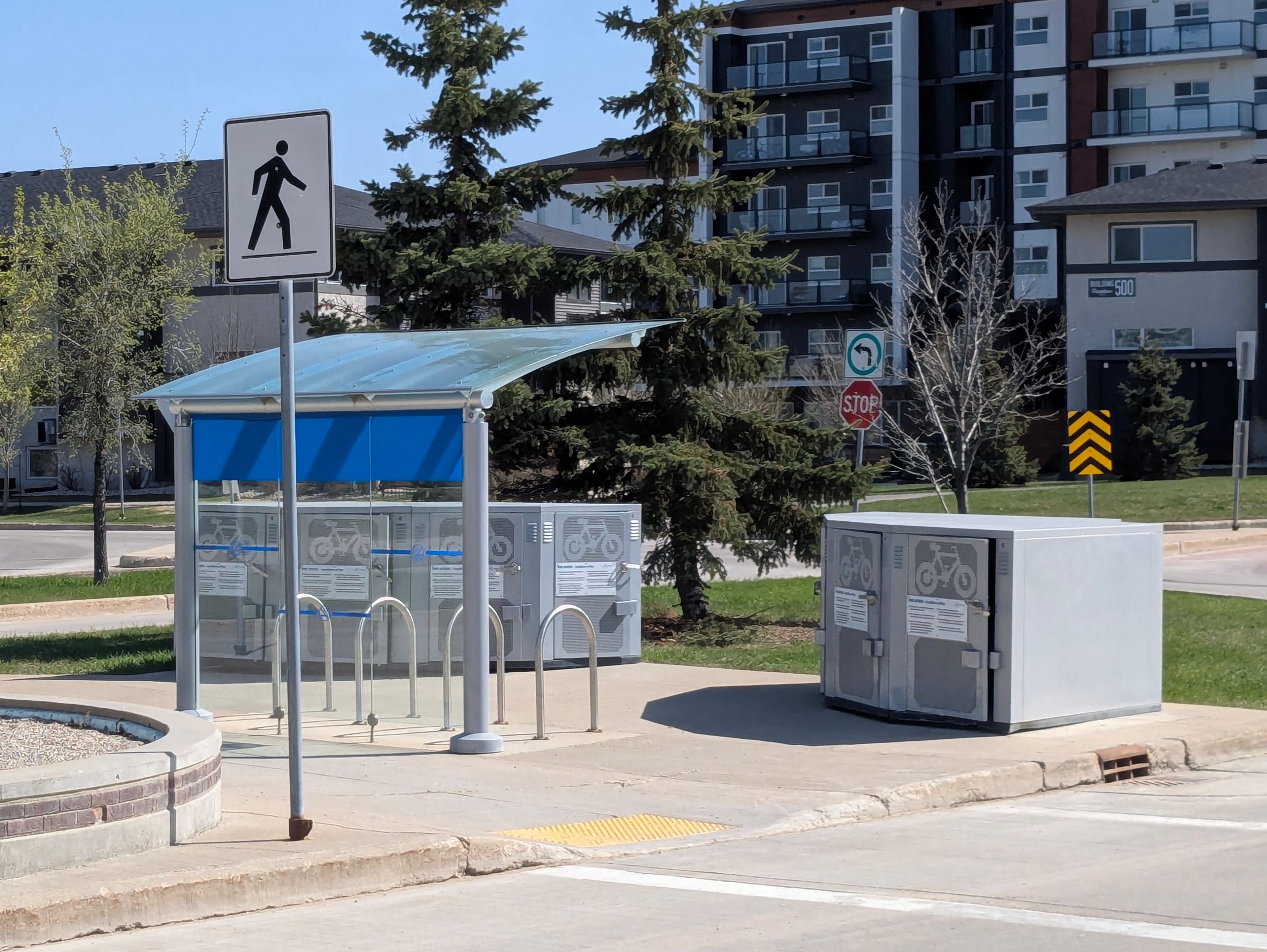 Bicycle parking and storage at Fort Rogue station